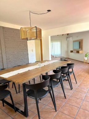 Casa con jardin excelente ubicación